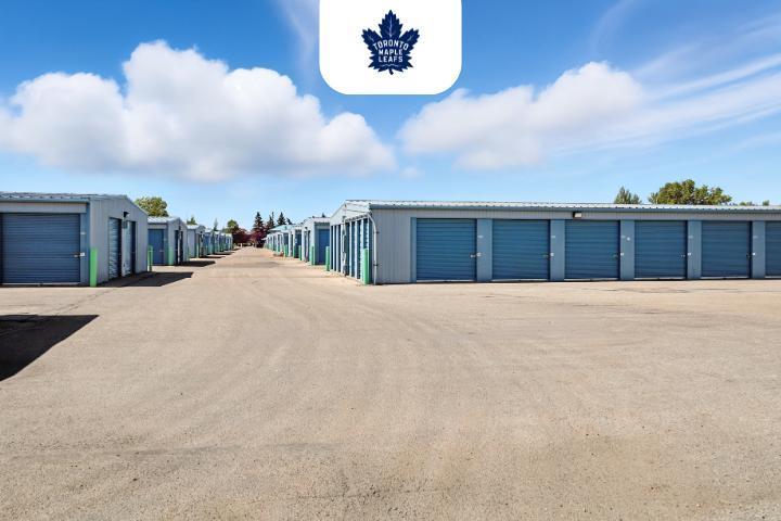 self storage in Edmonton - StorageMart drive up self storage units